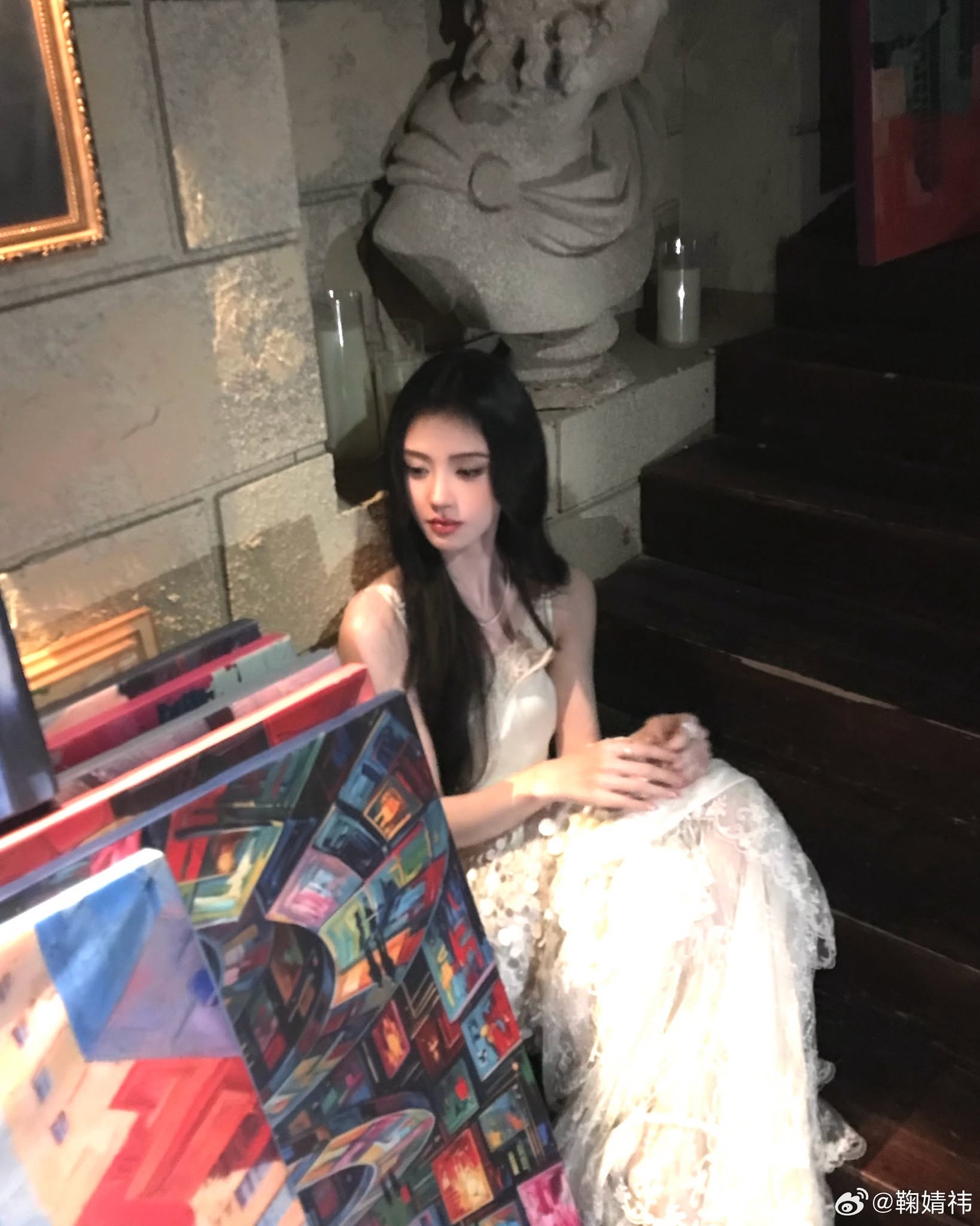 Viral mỹ nh&acirc;n chỉ cao 1m45 giữa triển l&atilde;m nghệ thuật: Visual sang xịn vạn vật đều thua, đ&acirc;y mới l&agrave; bức tranh đẹp nhất- Ảnh 7.