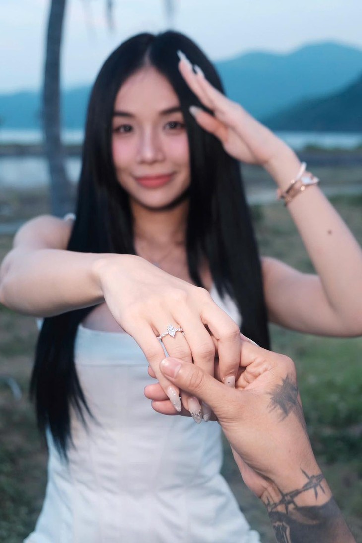 Mẹ đơn th&acirc;n 2 con được ca sĩ Việt y&ecirc;u say đắm, cắt m&aacute;u thề nguyện trong ng&agrave;y về chung một nh&agrave;- Ảnh 3.