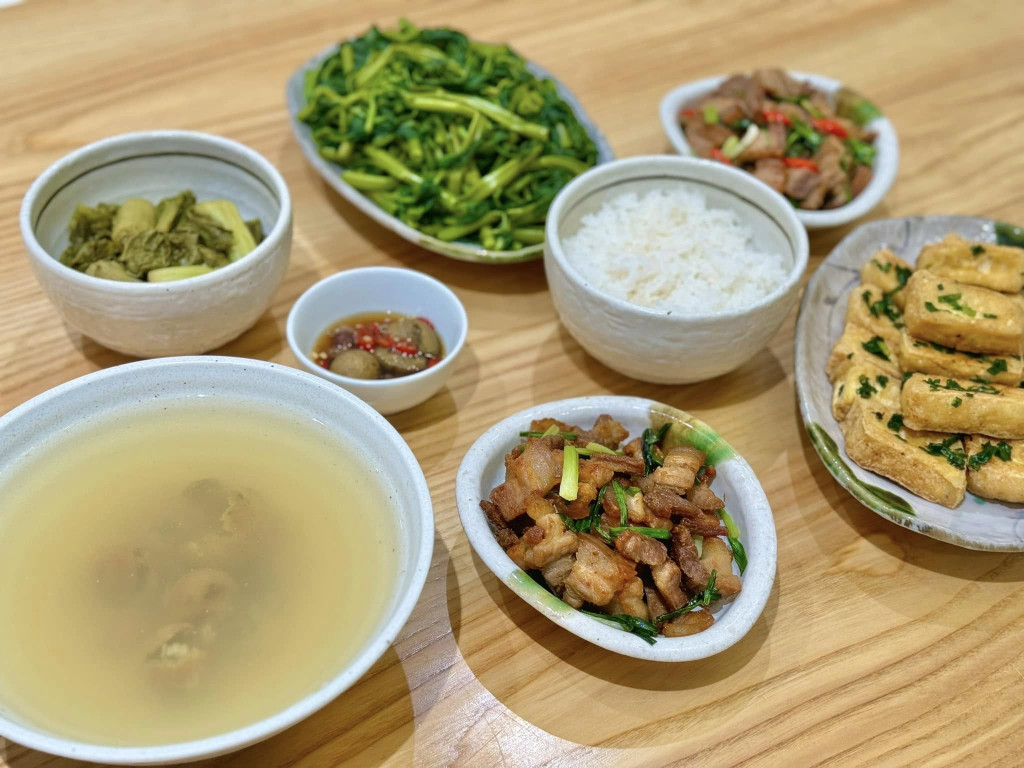 Cơm nh&agrave; Đan L&ecirc; v&agrave; v&agrave; cựu Ph&oacute; gi&aacute;m đốc VFC - Ảnh 5.