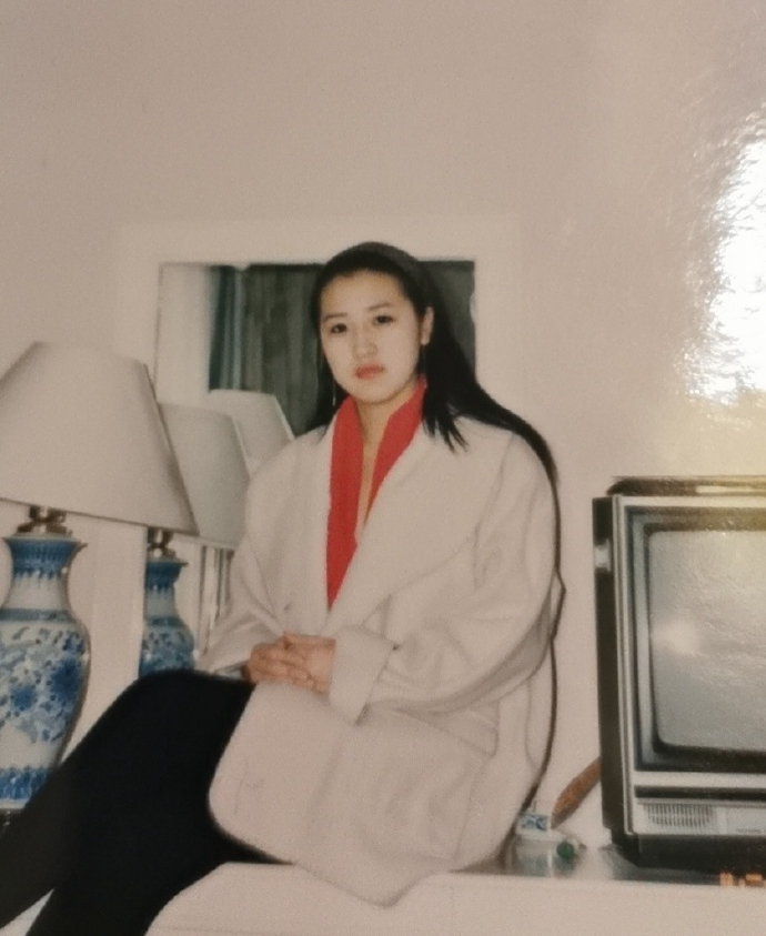 Chân dung người mẹ doanh nhân “chống lưng” cho Tôn Thiên - Ảnh 5.