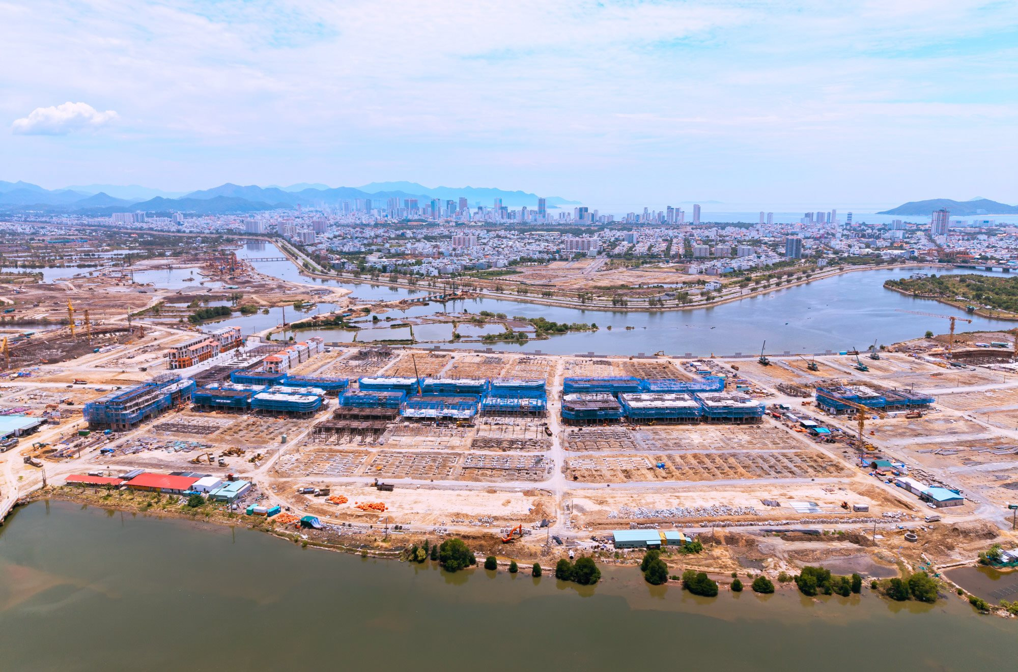 Ngắm đại dự &aacute;n của Sun Group nối 3 h&ograve;n đảo đầu ti&ecirc;n ở Việt Nam: Rộng 227 ha, gi&aacute;p trung t&acirc;m h&agrave;nh ch&iacute;nh v&agrave; phố kh&ocirc;ng ngủ b&ecirc;n s&ocirc;ng- Ảnh 6.