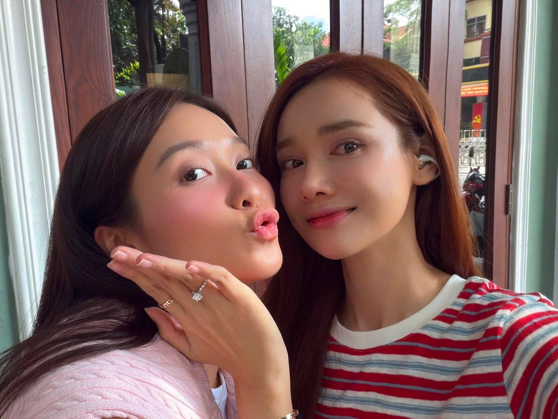H&eacute; lộ d&agrave;n ph&ugrave; d&acirc;u trong đ&aacute;m cưới Khả Ng&acirc;n: To&agrave;n ca sĩ - diễn vi&ecirc;n nổi tiếng của Vbiz!- Ảnh 2.