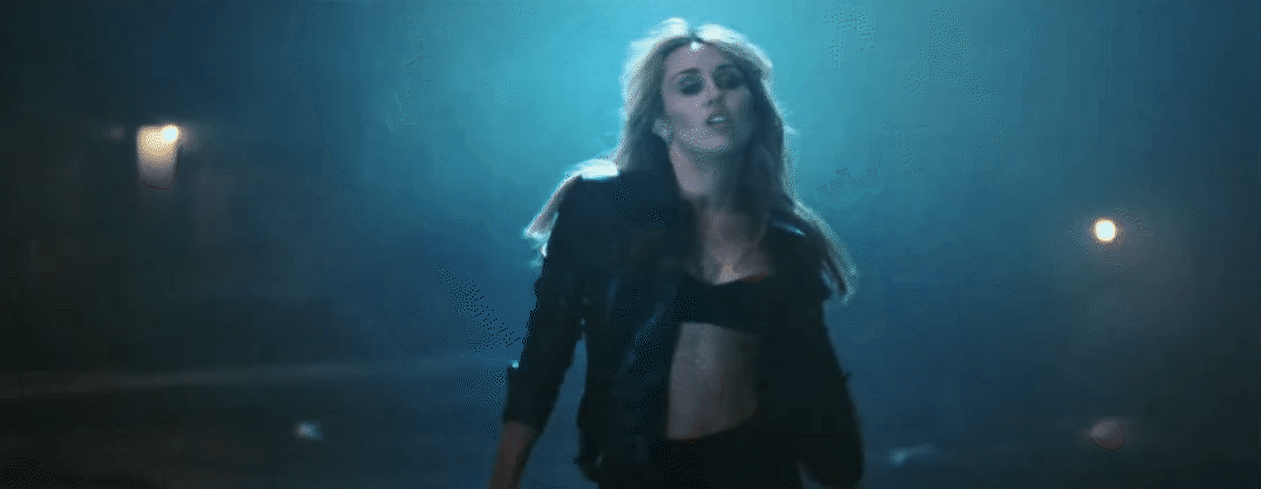 Biểu tượng Hannah Montana U40 vẫn đẹp v&agrave; bốc bất chấp thời gian- Ảnh 2.