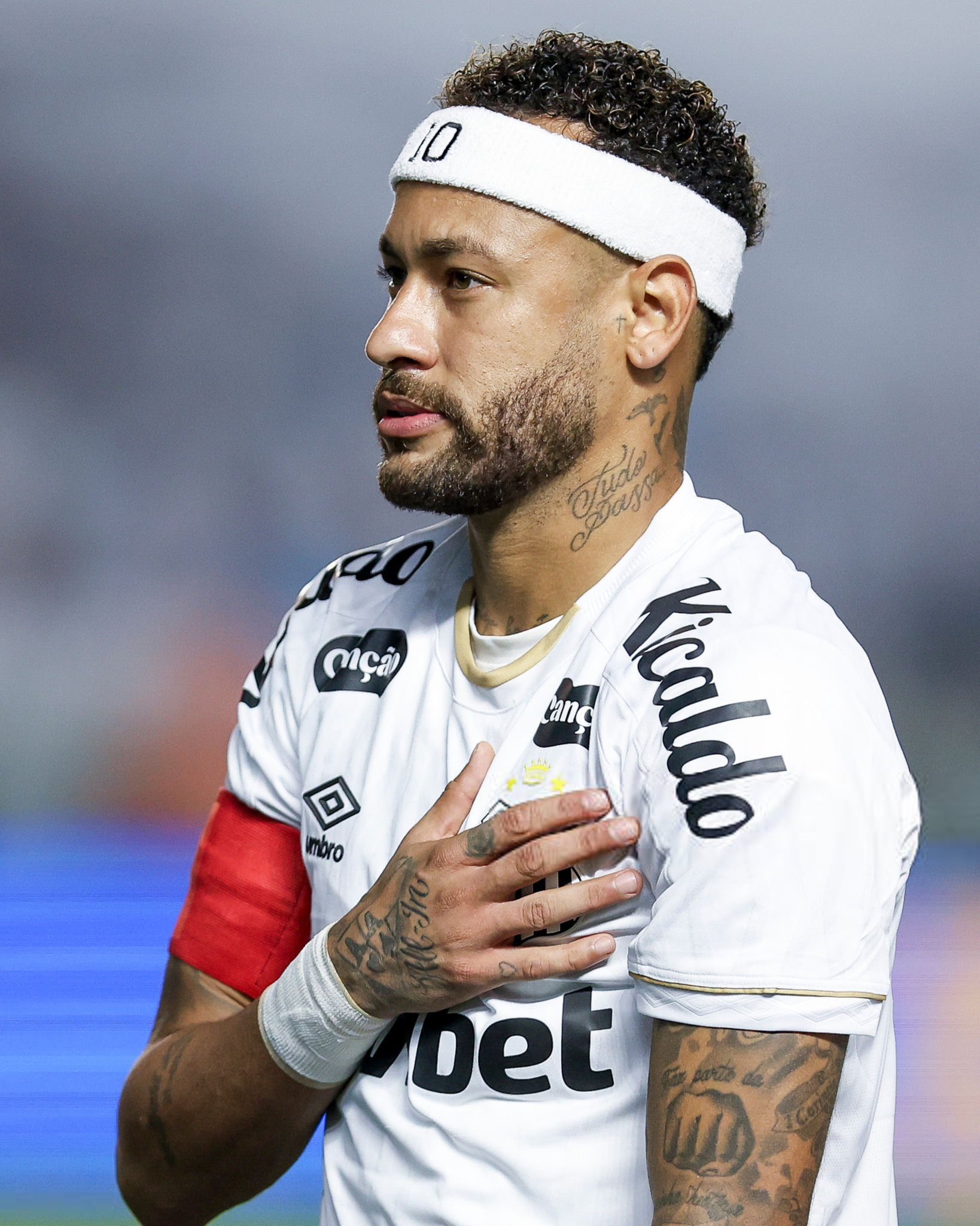 Neymar lại bị đau, rời sân trong nước mắt rồi nổi cáu vì mặt cỏ SVĐ: "Làm ăn kiểu gì vậy?"- Ảnh 2.