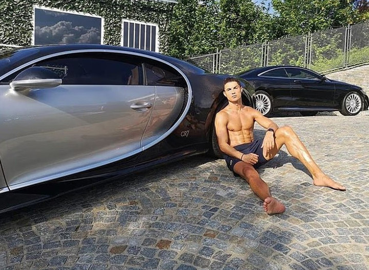Điểm danh loạt siêu xe hạng sang trong BST "đồ chơi" cực khủng của Ronaldo, giá trị lên tới 30 triệu euro- Ảnh 2.