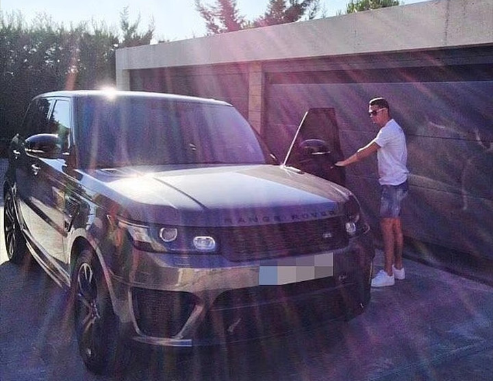 Điểm danh loạt siêu xe hạng sang trong BST "đồ chơi" cực khủng của Ronaldo, giá trị lên tới 30 triệu euro- Ảnh 7.