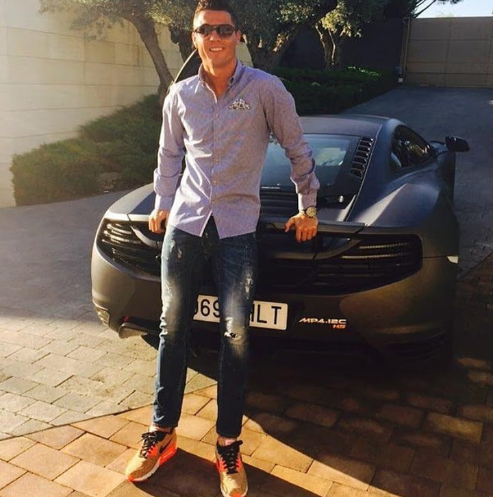 Điểm danh loạt siêu xe hạng sang trong BST "đồ chơi" cực khủng của Ronaldo, giá trị lên tới 30 triệu euro- Ảnh 8.