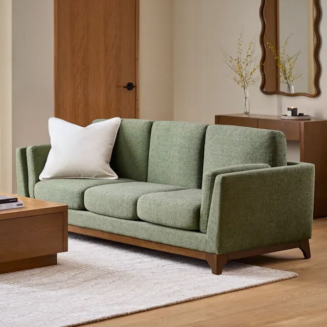 V&igrave; sao sofa ch&acirc;n thấp từng rất được chuộng nhưng đang dần bị thay thế? 5 bất tiện chỉ r&otilde; sau một thời gian sử dụng- Ảnh 1.