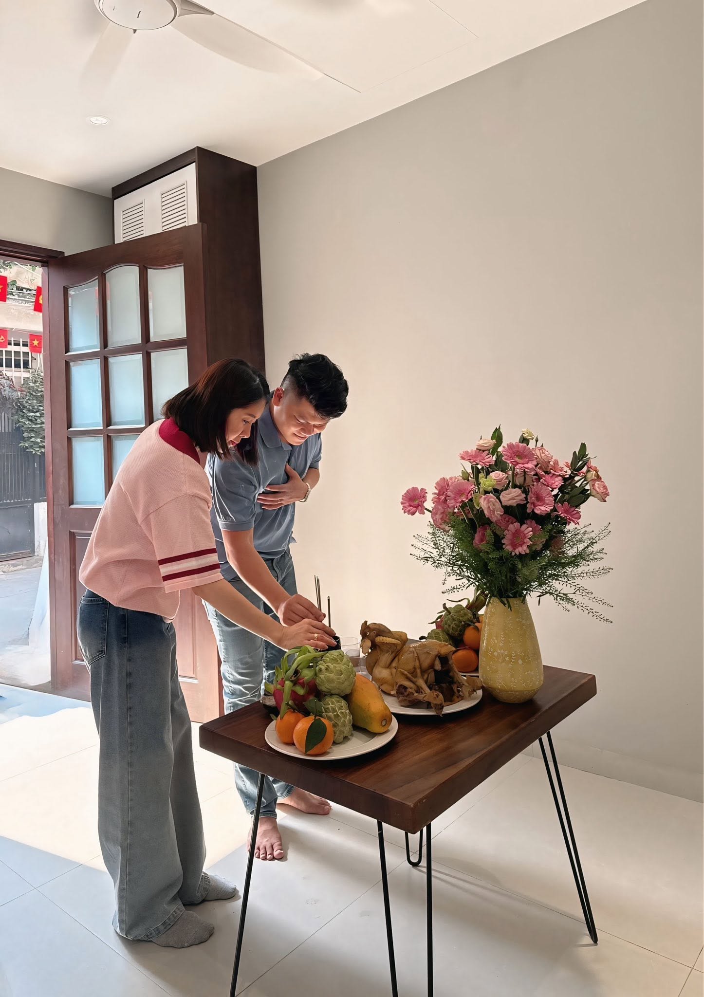 Nữ diễn vi&ecirc;n qu&ecirc; Tr&agrave; Vinh bị phản đối khi t&aacute;i h&ocirc;n với ch&agrave;ng trai k&eacute;m 7 tuổi, nay sống như "c&ocirc;ng ch&uacute;a" trong nh&agrave; phố khang trang- Ảnh 6.