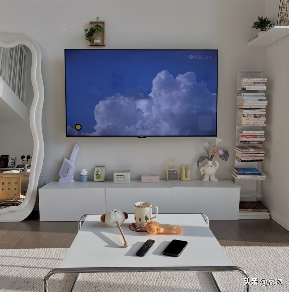Căn hộ 35m&sup2; g&acirc;y sốt v&igrave; tận dụng trần cao 4,3m l&agrave;m g&aacute;c lửng: Nh&igrave;n cửa sổ kịch trần mới hiểu v&igrave; sao nh&agrave; nhỏ vẫn tho&aacute;ng- Ảnh 12.