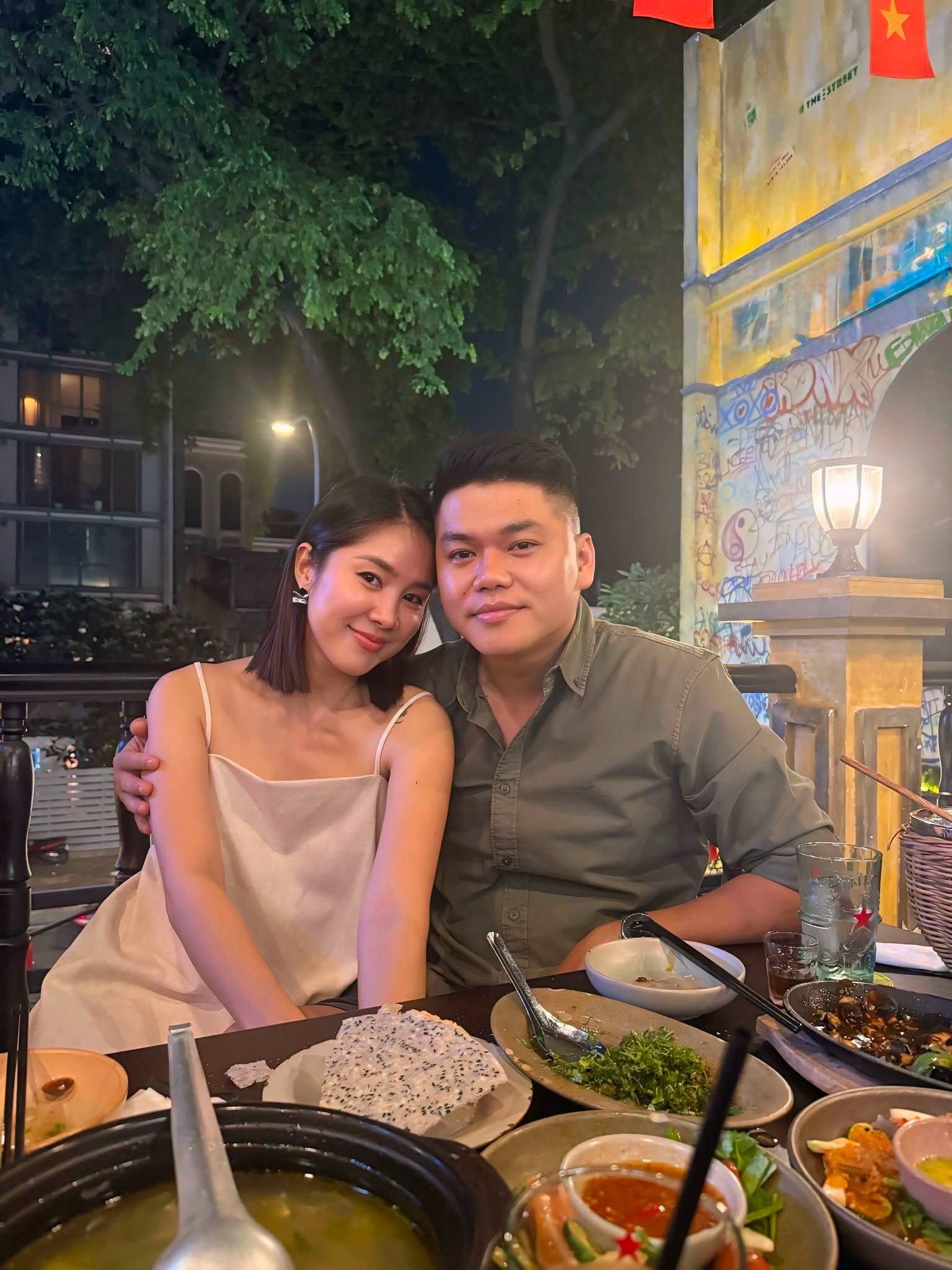 Nữ diễn vi&ecirc;n qu&ecirc; Tr&agrave; Vinh bị phản đối khi t&aacute;i h&ocirc;n với ch&agrave;ng trai k&eacute;m 7 tuổi, nay sống như "c&ocirc;ng ch&uacute;a" trong nh&agrave; phố khang trang- Ảnh 2.