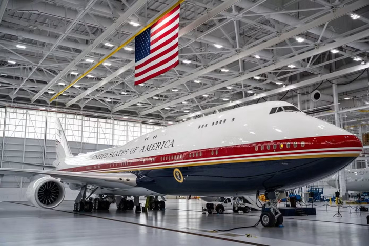 28 ph&uacute;t nghẹt thở chứng kiến Tổng thống Trump tho&aacute;t hiểm bằng xe chở suất ăn- Ảnh 1.