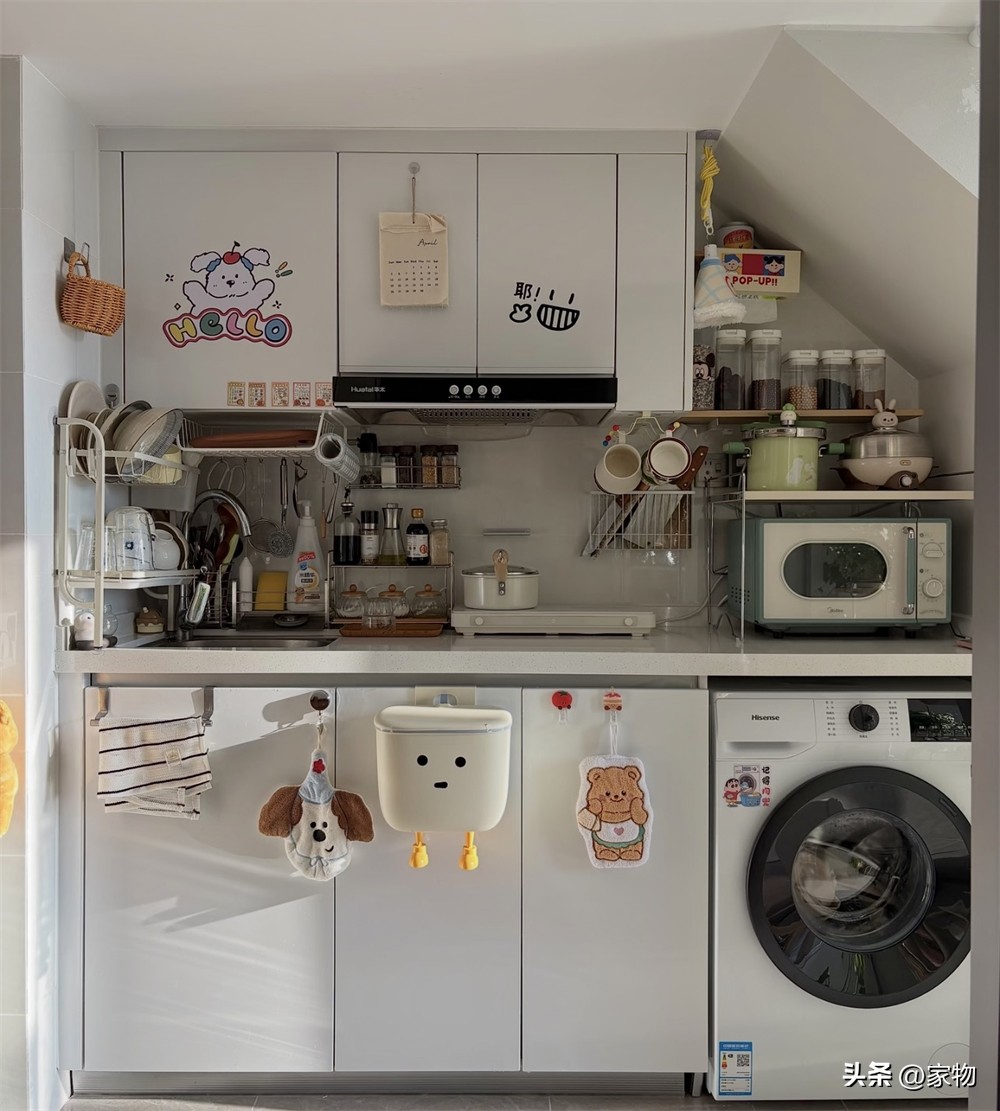 Căn hộ 35m&sup2; g&acirc;y sốt v&igrave; tận dụng trần cao 4,3m l&agrave;m g&aacute;c lửng: Nh&igrave;n cửa sổ kịch trần mới hiểu v&igrave; sao nh&agrave; nhỏ vẫn tho&aacute;ng- Ảnh 3.