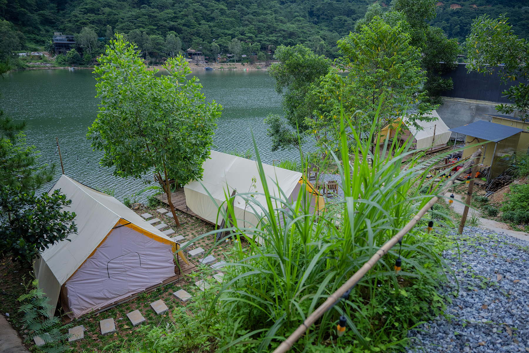 To&agrave;n cảnh hồ Đồng Đ&ograve;: Loạt villa, homestay cửa đ&oacute;ng then c&agrave;i trước đợt ph&aacute; dỡ- Ảnh 18.