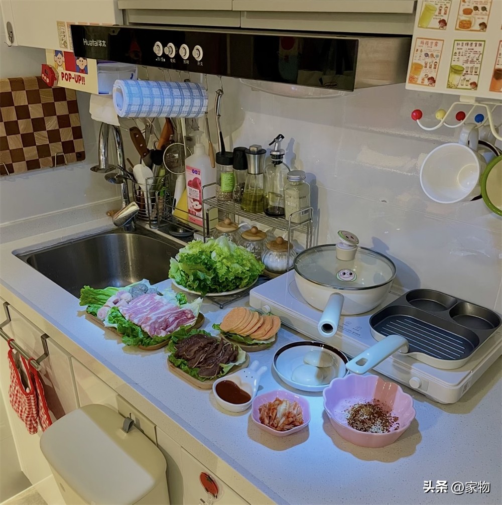 Căn hộ 35m&sup2; g&acirc;y sốt v&igrave; tận dụng trần cao 4,3m l&agrave;m g&aacute;c lửng: Nh&igrave;n cửa sổ kịch trần mới hiểu v&igrave; sao nh&agrave; nhỏ vẫn tho&aacute;ng- Ảnh 2.