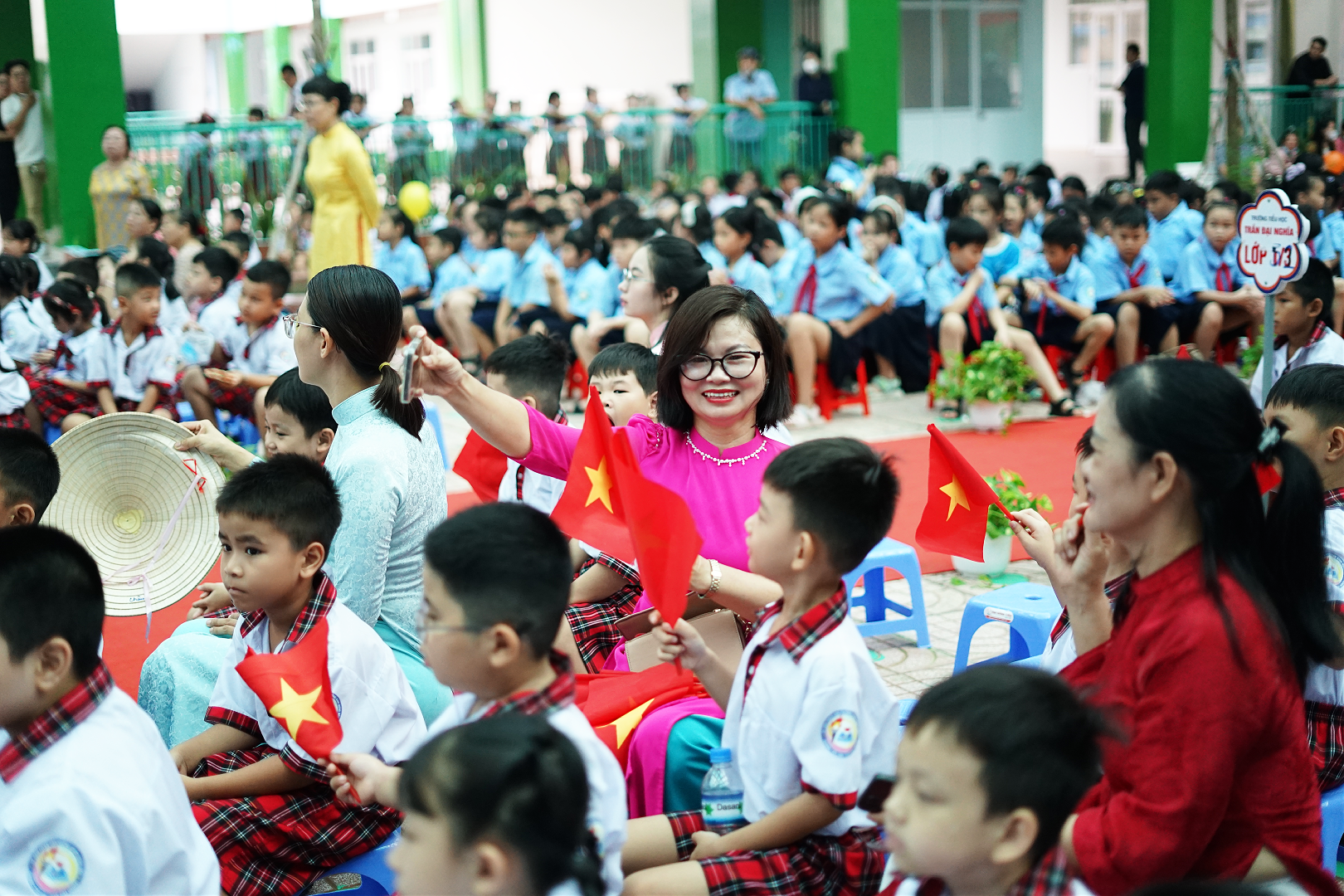 Bên trong ngôi trường tiểu học xây trên nền nghĩa trang lớn nhất TP.HCM trong ngày khai giảng đầu tiên- Ảnh 6.