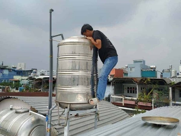 Lời khuy&ecirc;n sử dụng bồn nước inox cho gia đ&igrave;nh bền l&acirc;u v&agrave; an to&agrave;n - Ảnh 1.