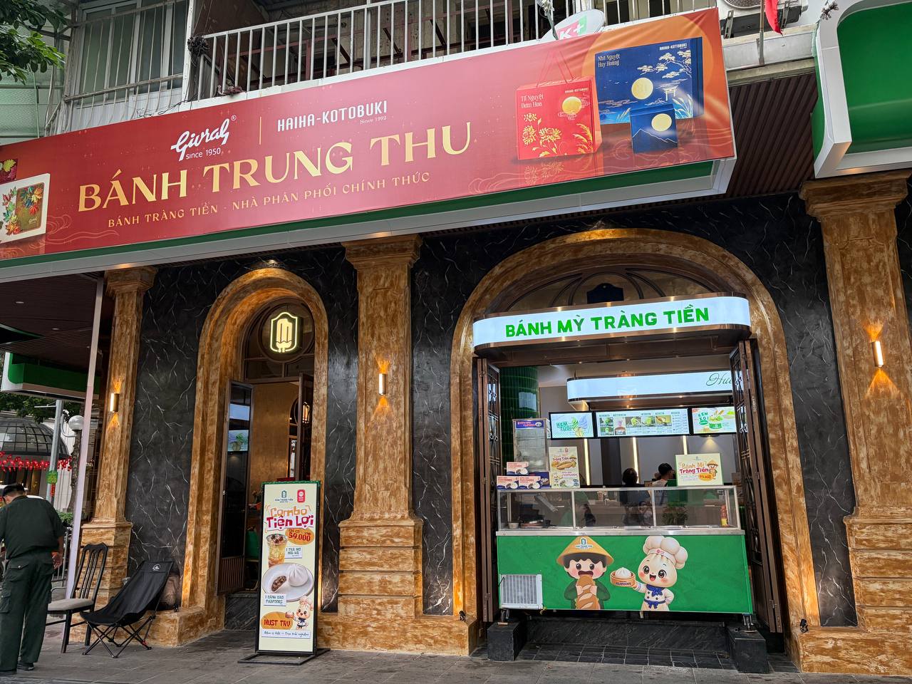 Chưa kịp buồn v&igrave; 35 Tr&agrave;ng Tiền đ&oacute;ng cửa đ&atilde; ph&aacute;t hiện chỗ mới chỉ c&aacute;ch 260m, c&ograve;n b&aacute;n d&ograve;ng kem gi&aacute; đắt gấp ba- Ảnh 20.