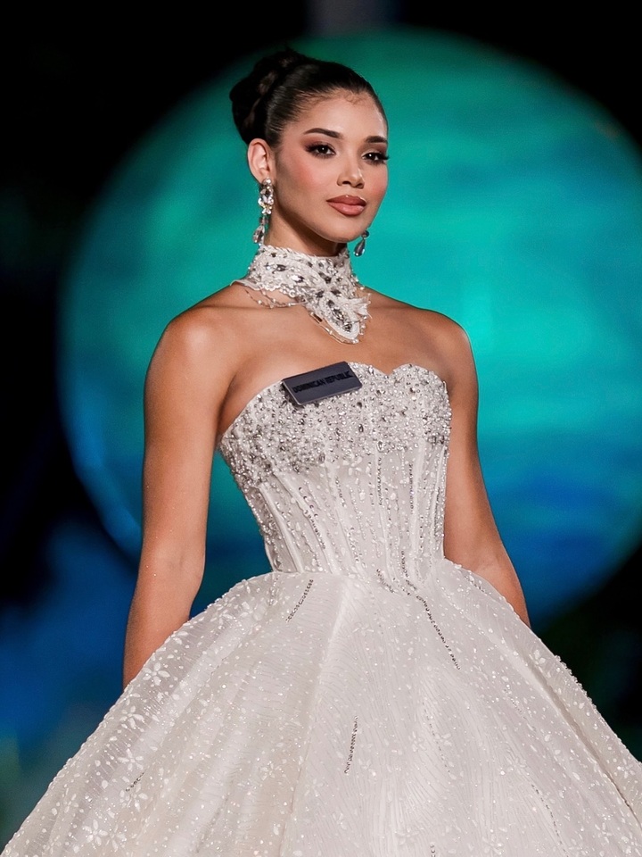 Sắc v&oacute;c cuốn h&uacute;t của t&acirc;n Miss World 2026 Joheirry Mola- Ảnh 16.