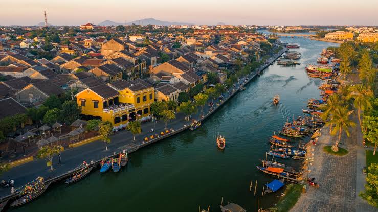 S&aacute;ng dạo phố cổ, tối nghe nhạc b&ecirc;n biển, Hội An đang c&oacute; th&ecirc;m l&yacute; do để du kh&aacute;ch ở lại qua đ&ecirc;m- Ảnh 1.