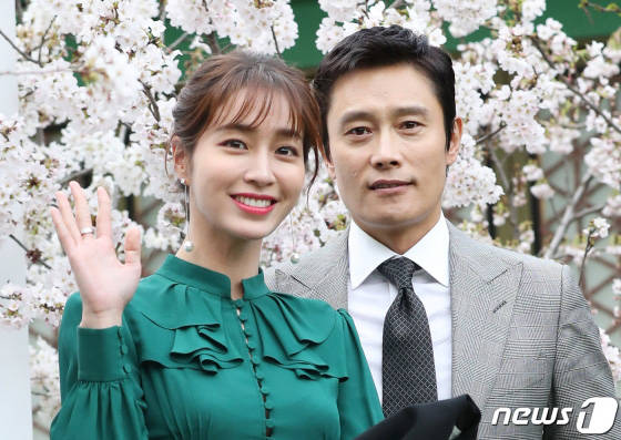 Ầm ĩ clip vợ chồng Lee Byung Hun chiến tranh lạnh ở biệt thự 1000 m&eacute;t vu&ocirc;ng- Ảnh 3.