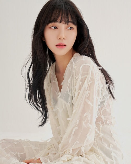 "Mỹ nh&acirc;n khổ nhất showbiz" b&oacute;c trần chị g&aacute;i lừa đảo, b&ograve;n r&uacute;t h&agrave;ng chục tỷ đồng- Ảnh 2.