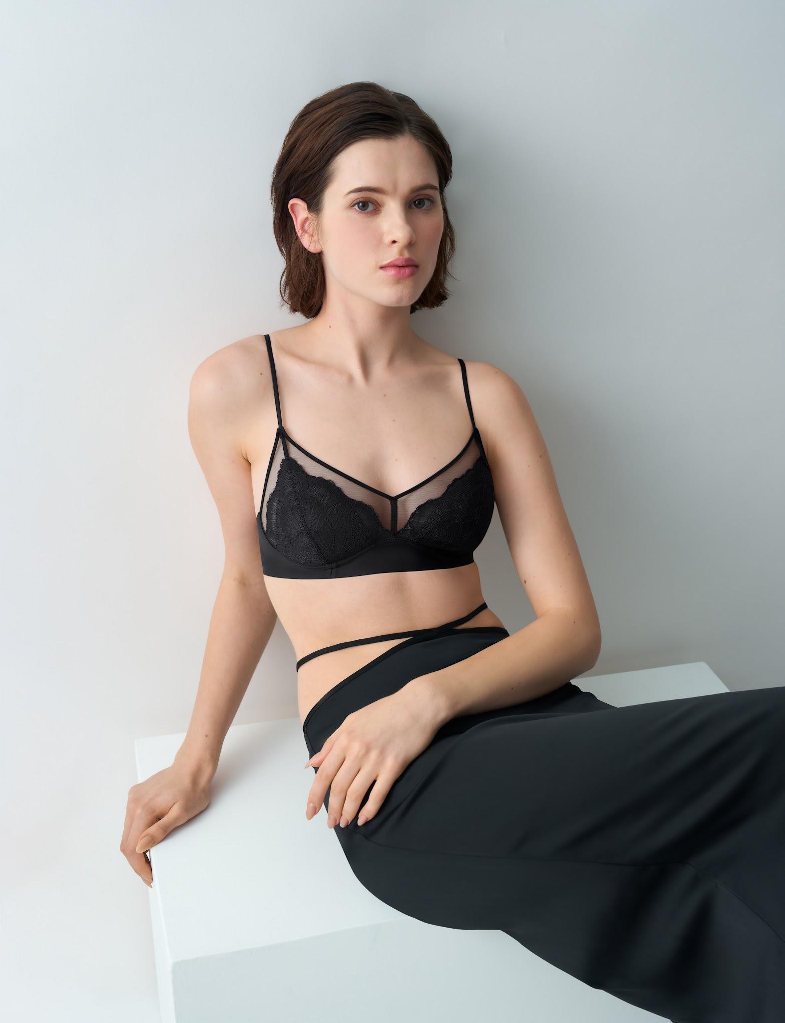 Triumph ra mắt BST Love in Lace, đ&aacute;nh thức sức mạnh ẩn sau vẻ mềm mại - Ảnh 1.