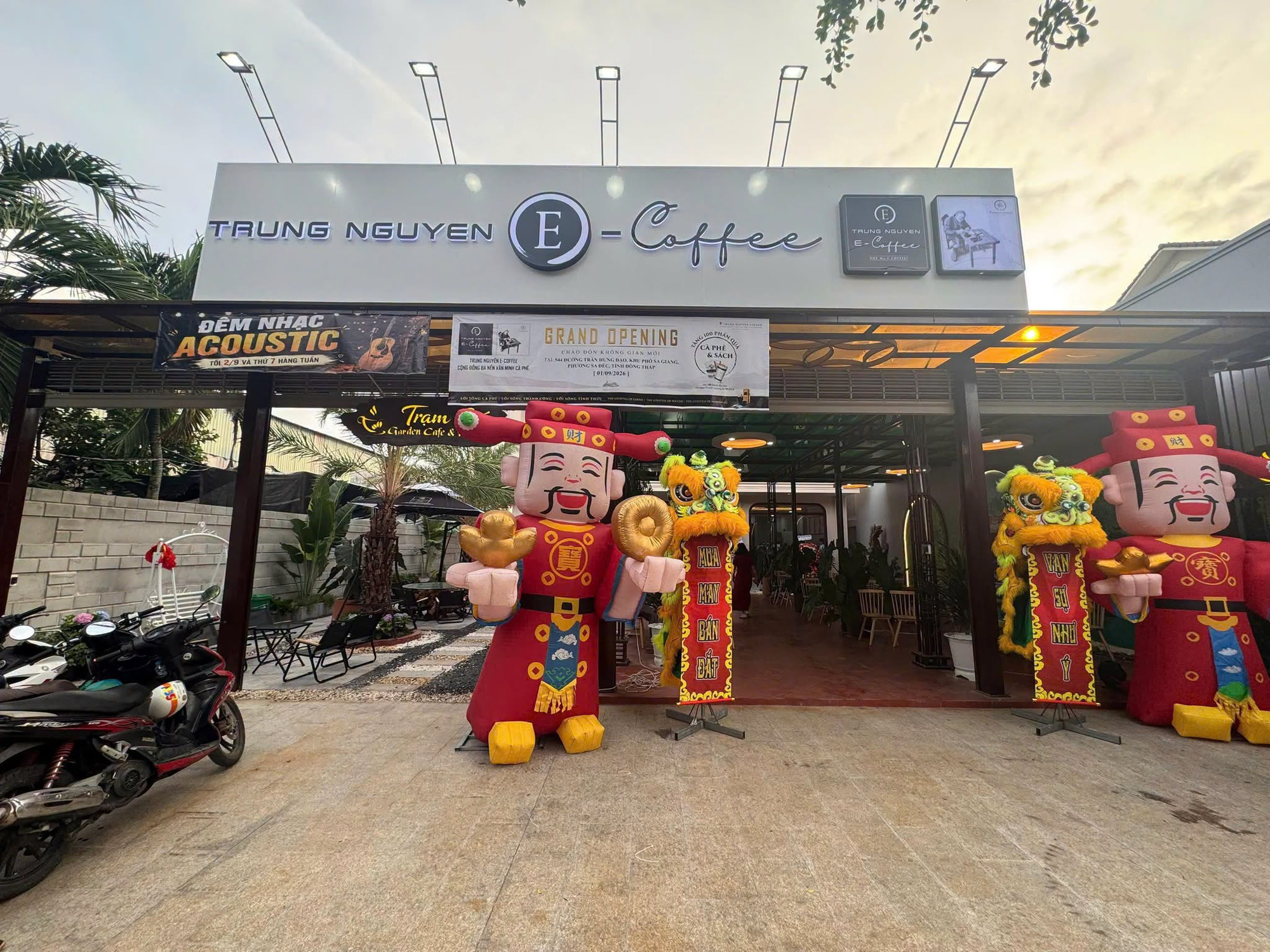 Chuỗi cửa h&agrave;ng của &ocirc;ng Đặng L&ecirc; Nguy&ecirc;n Vũ b&aacute;o tin vui- Ảnh 1.