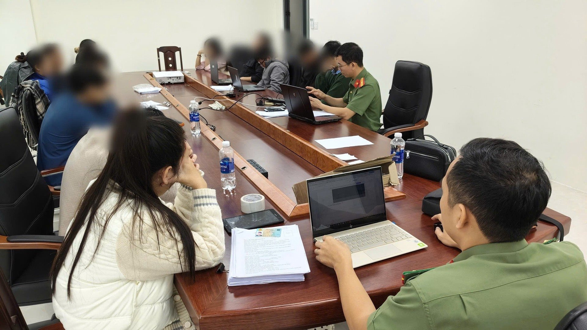 Công an khuyến cáo đến người dân thực hiện giao dịch chuyển tiền với những nội dung sau- Ảnh 1.