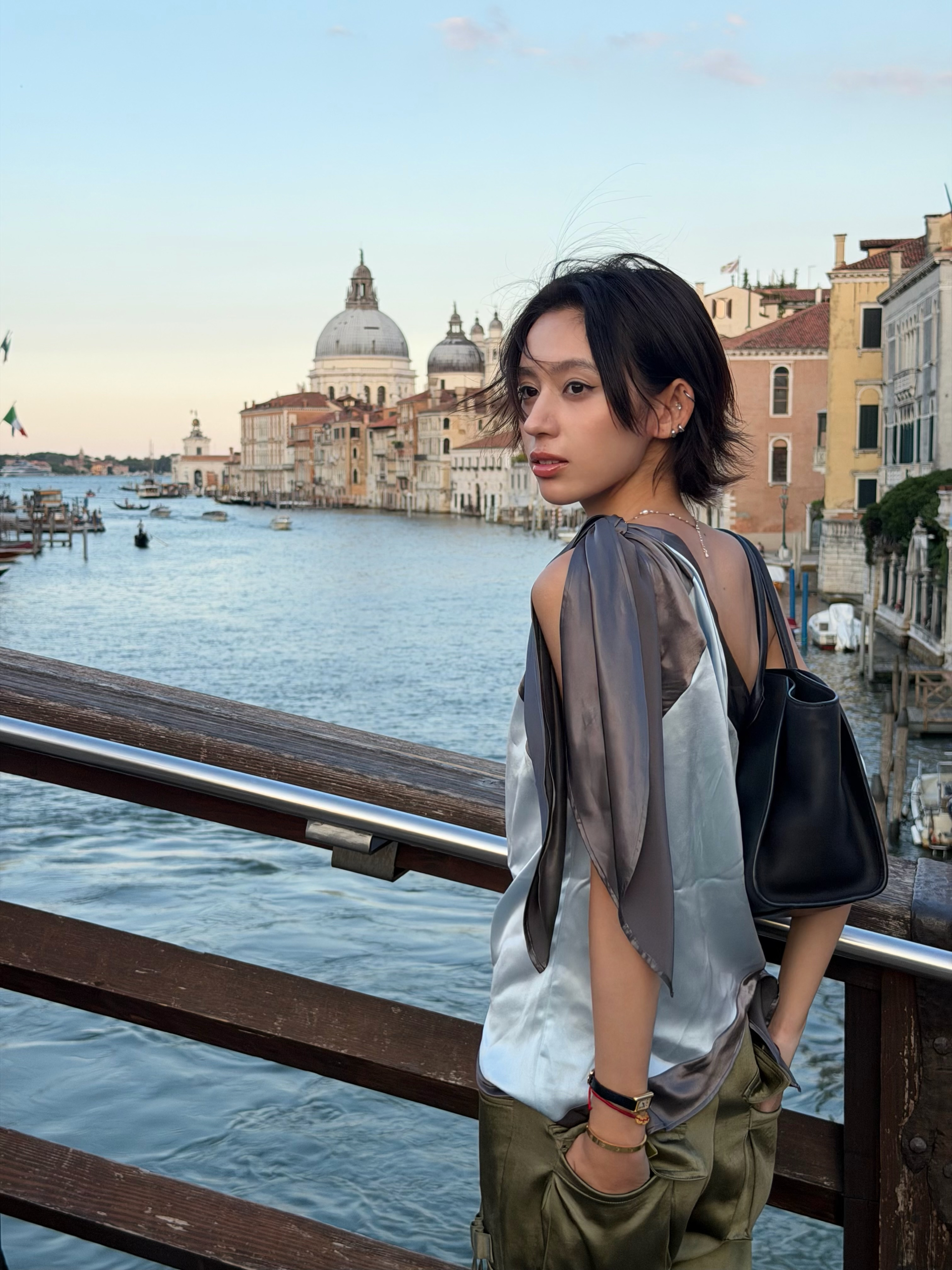 IT girl đang hot nhất Trung Quốc, được loạt nh&agrave; mốt xa xỉ săn đ&oacute;n l&agrave; ai?- Ảnh 6.