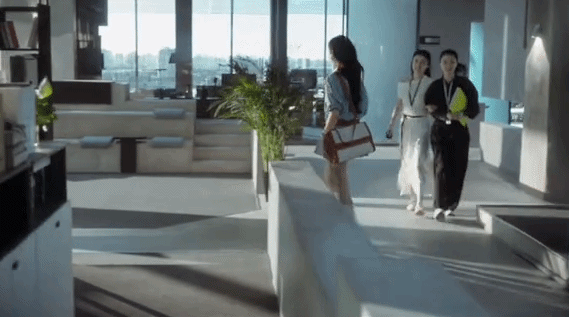Nữ ch&iacute;nh ng&ocirc;n t&igrave;nh cao 1m72 khiến Bạch Lộc bị ch&ecirc; mặc xấu- Ảnh 5.