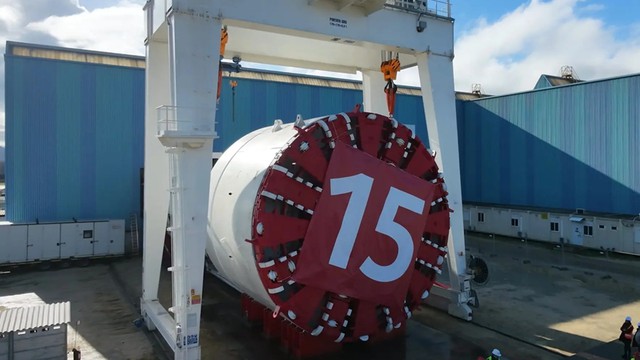 Phát hiện khối kim loại nặng 2.000 tấn được tháo rời, đi quãng đường 2.200 km cùng đoàn xe hộ tống, chuẩn bị thực hiện nhiệm vụ đặc biệt- Ảnh 2.