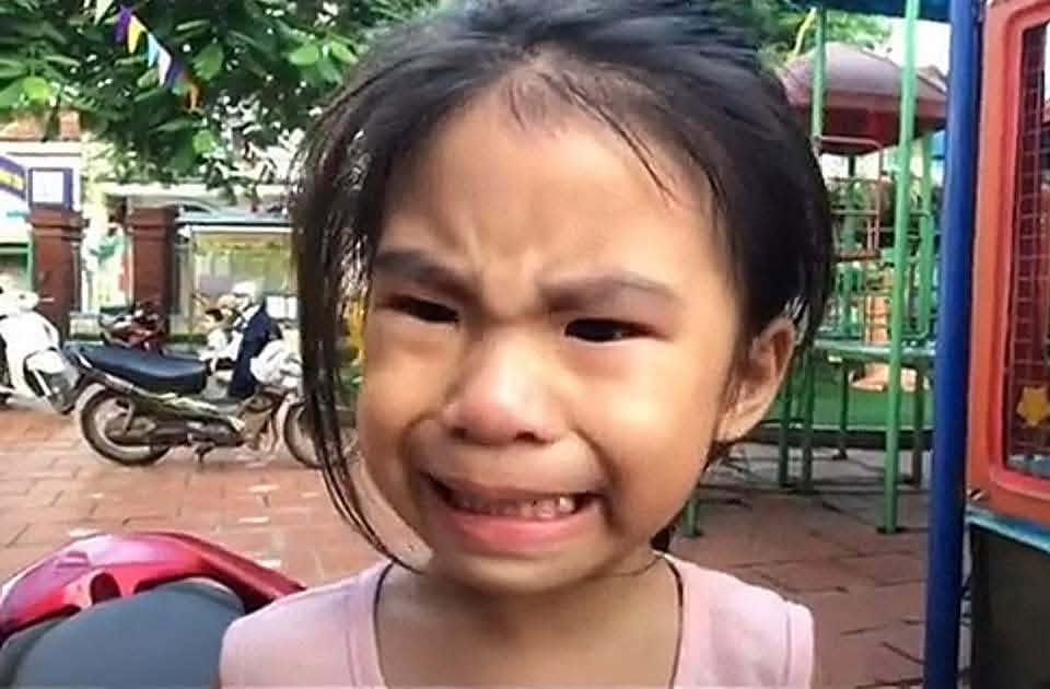 Cô bé gây bão mạng "Cười đi rồi cho nghỉ học" giờ đã lên lớp 6: Ngoại hình thế nào mà hút gần 7 triệu lượt xem?- Ảnh 1.