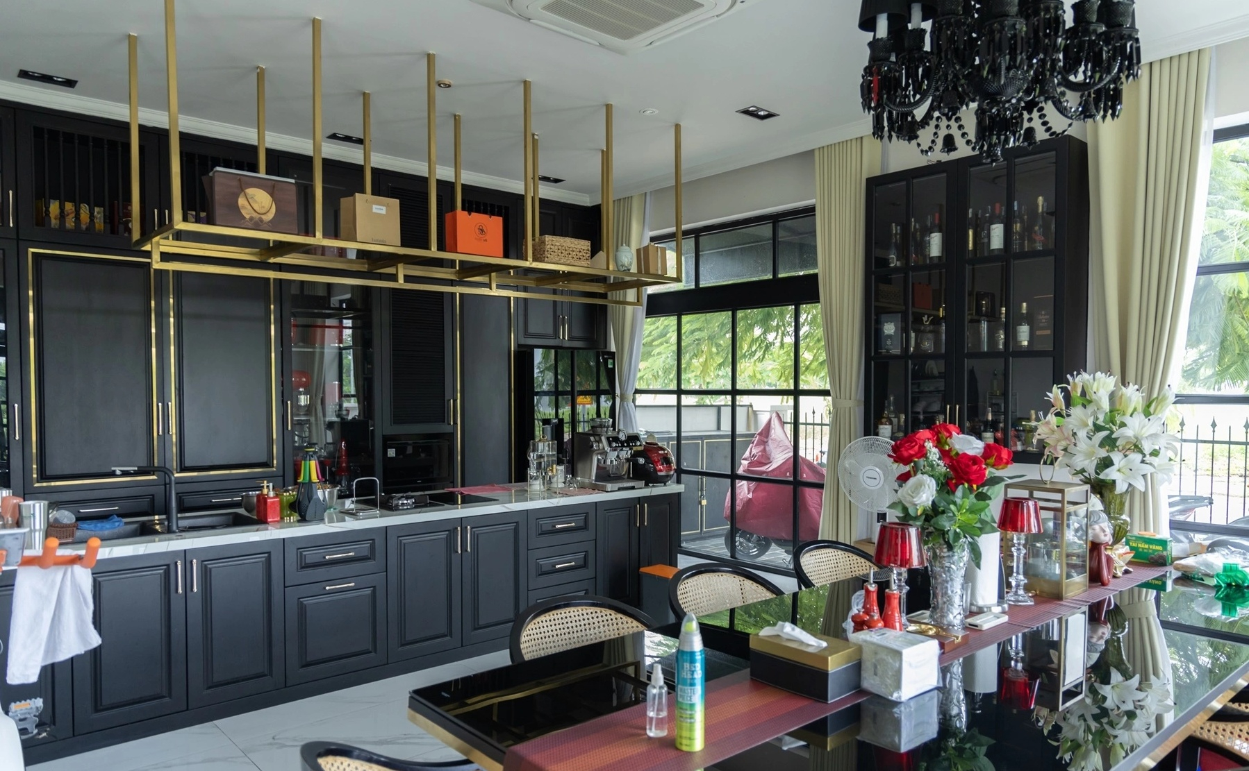 Căn nh&agrave; 3 tầng, 2 mặt tiền, 40 tỷ của Quốc Trường- Ảnh 6.