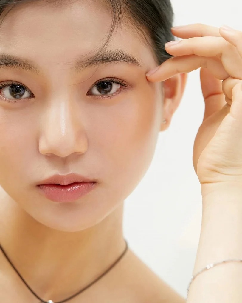 Dùng kem mắt mãi không hiệu quả? Có thể bạn đang mắc 3 sai lầm phổ biến - Ảnh 4.