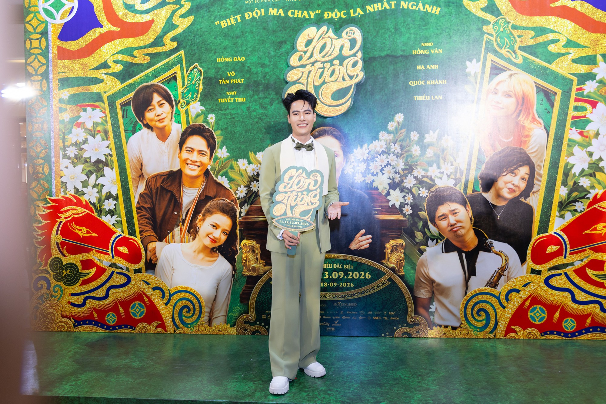 Thảm đỏ HOT nhất tối nay: Hạ Anh lộng lẫy như nữ thần, Uyển &Acirc;n - Minh Anh đẹp g&igrave; m&agrave; đẹp khiếp thế- Ảnh 7.