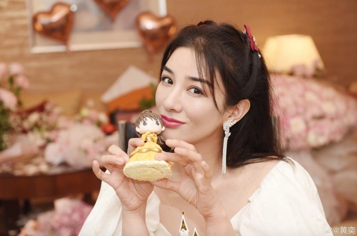 Mỹ nh&acirc;n đ&oacute;ng Tiểu Yến Tử từng lao đao v&igrave; đời tư, U50 k&iacute;n tiếng sau 2 lần đổ vỡ- Ảnh 2.