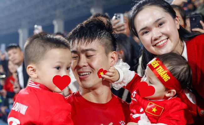 Xúc động lời nhắn con trai Duy Mạnh viết lên chiếc đèn lồng Trung thu gửi bố sau ca phẫu thuật chấn thương tại Mỹ- Ảnh 2.