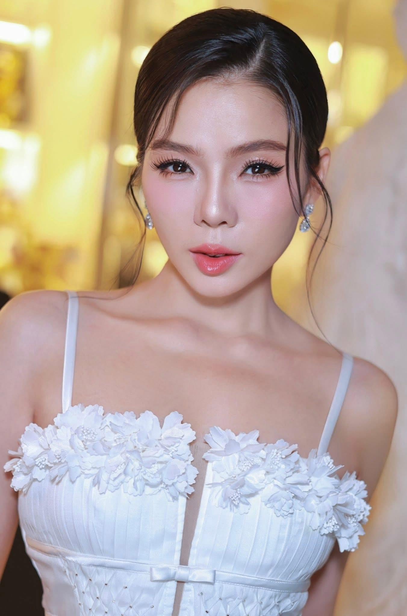 Ca sĩ Việt h&aacute;t một show thu nửa tỷ: Chỉ nhờ giọng h&aacute;t m&agrave; gi&agrave;u kếch x&ugrave;, 2 căn biệt thự g&acirc;y cho&aacute;ng ở TP.HCM lẫn H&agrave; Nội- Ảnh 3.