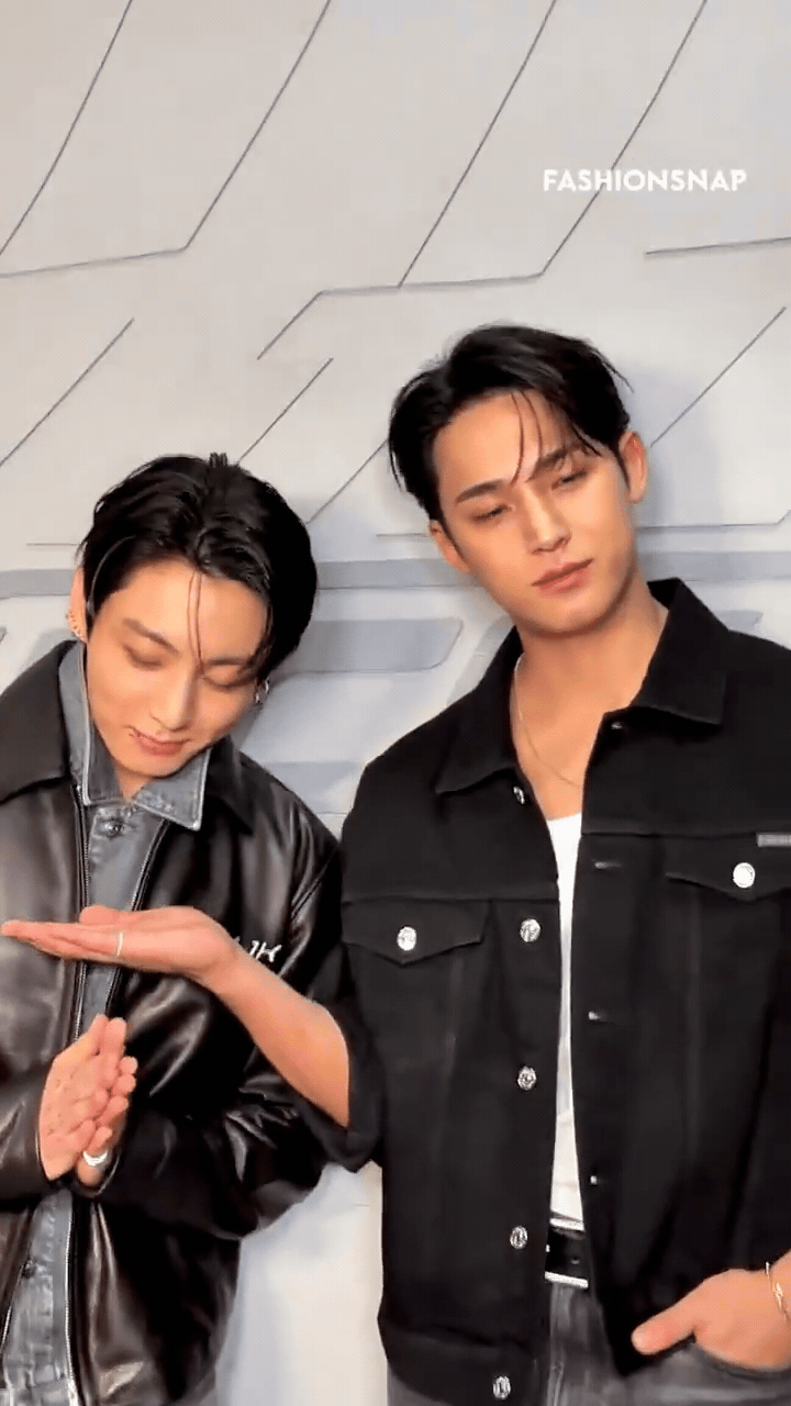 Ca sĩ "đầu trọc" hot nhất hiện tại: Lên thẳng top 1 gương mặt đẹp nhất thế giới, sao toàn cầu cũng phát cuồng- Ảnh 6.