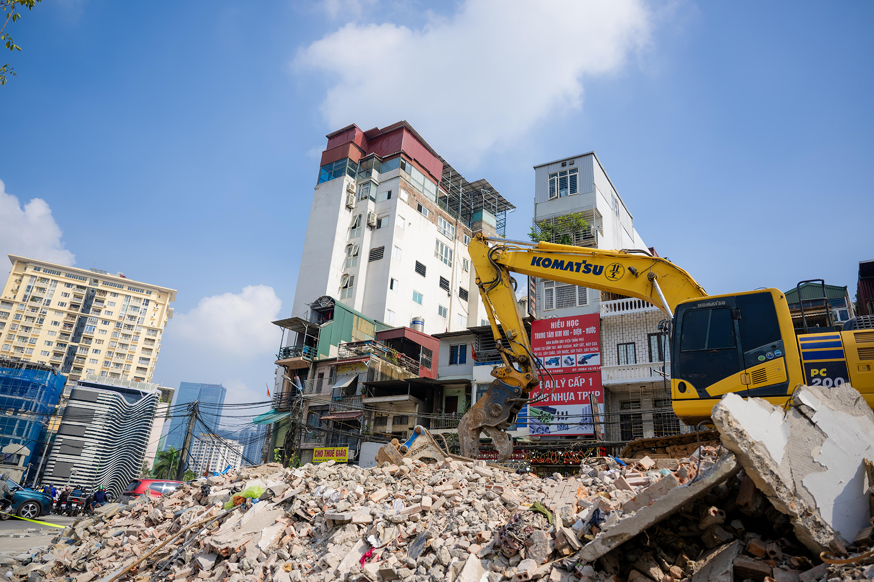 D&atilde;y nh&agrave; xen kẹt giữa La Th&agrave;nh - V&agrave;nh đai 1 ở H&agrave; Nội được th&aacute;o dỡ, chuẩn bị x&acirc;y b&atilde;i đỗ xe- Ảnh 12.
