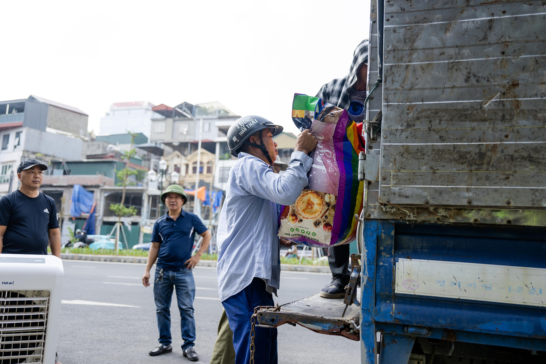 D&atilde;y nh&agrave; xen kẹt giữa La Th&agrave;nh - V&agrave;nh đai 1 ở H&agrave; Nội được th&aacute;o dỡ, chuẩn bị x&acirc;y b&atilde;i đỗ xe- Ảnh 6.