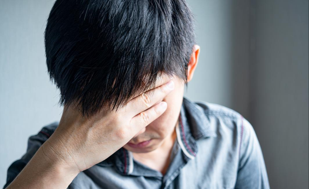 B&aacute;n v&agrave;ng được 471 triệu đồng, nghi&ecirc;n cứu sinh vừa nhận tiền th&igrave; tất cả t&agrave;i khoản ng&acirc;n h&agrave;ng bị đ&oacute;ng băng- Ảnh 2.