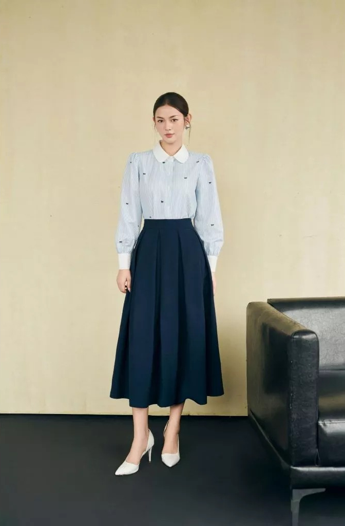 Local brand SALE 9/9: 9 mẫu áo sơ mi đẹp nhất để phối cùng quần jeans lẫn chân váy- Ảnh 11.
