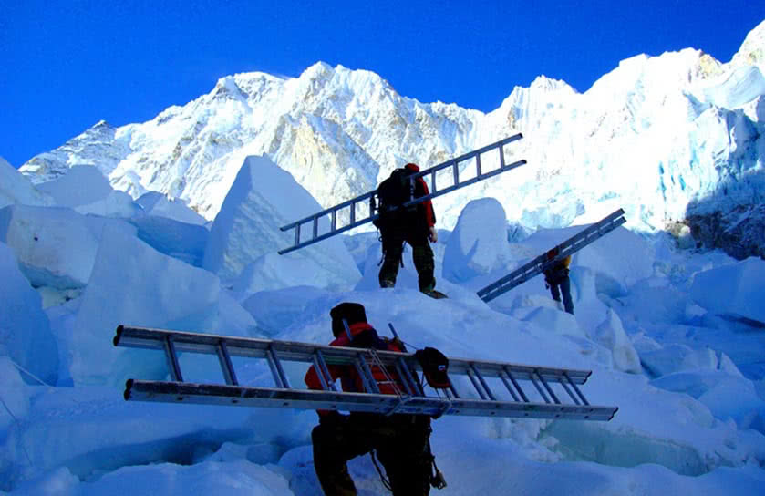 Việc nguy hiểm nhất con người có thể làm trên núi Everest là gì? - Ảnh 4.