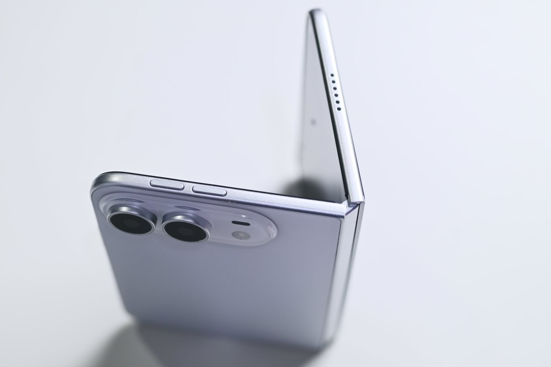 iPhone Ultra c&oacute; 3 điểm độc quyền hơn hẳn iPhone 18 Pro- Ảnh 2.