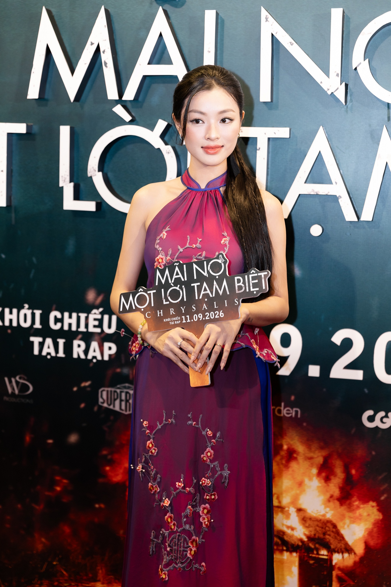 Thảm đỏ HOT nhất h&ocirc;m nay: L&ecirc; Phương - Minh Anh sắc v&oacute;c qu&aacute; b&eacute;n, 1 cặp đ&ocirc;i c&ocirc;ng khai h&ocirc;n nhau ngọt muốn xỉu- Ảnh 9.