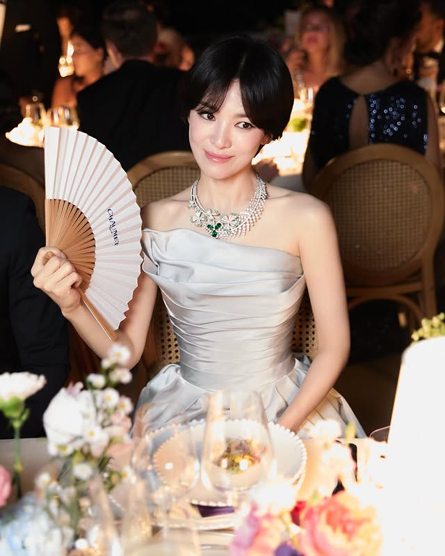 Viral nhan sắc tuổi 23 của Song Hye Kyo: So với hiện tại m&agrave; ngỡ ng&agrave;ng!- Ảnh 10.