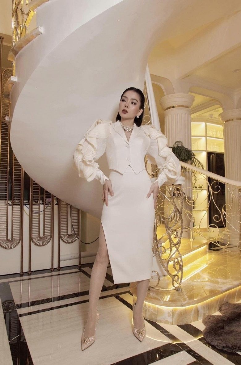 Ca sĩ Việt h&aacute;t một show thu nửa tỷ: Chỉ nhờ giọng h&aacute;t m&agrave; gi&agrave;u kếch x&ugrave;, 2 căn biệt thự g&acirc;y cho&aacute;ng ở TP.HCM lẫn H&agrave; Nội- Ảnh 4.
