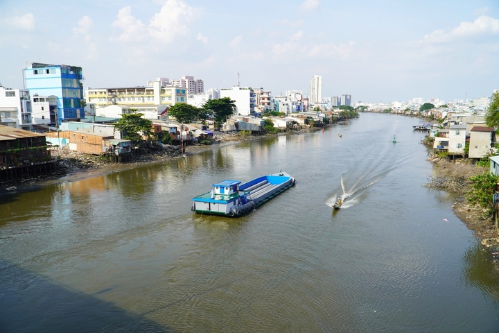 TP.HCM chi hơn 9.000 tỷ đồng nạo v&eacute;t rạch B&agrave; Lớn- Ảnh 1.
